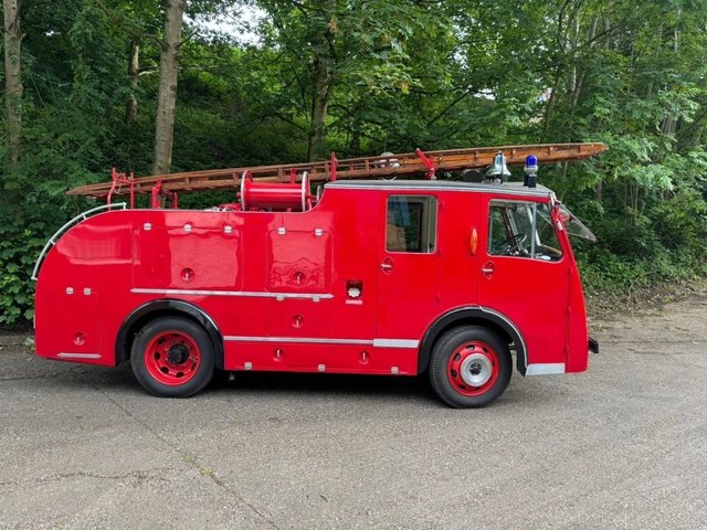 View our DENNIS F8