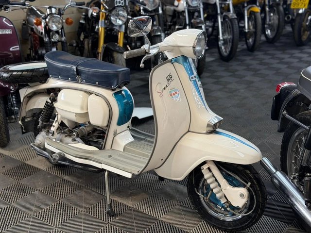 View our LAMBRETTA LI125