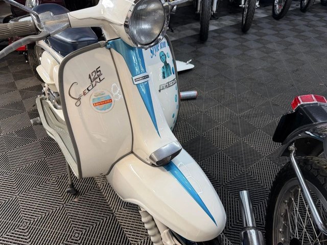 View our LAMBRETTA LI125
