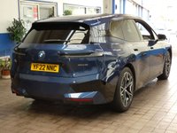 USED 2022 22 BMW IX 40 76.6kWh M Sport SUV 5dr Electric Auto xDrive (326 ps) STUNNING EXAMPLE SKYLOUNGE VISIBILITY COMFORT PACKS SAT NAV LEATHER HEATED SEATS CRUISE PARKING SENSORS BMW SERVICE WARRANTY