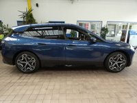 USED 2022 22 BMW IX 40 76.6kWh M Sport SUV 5dr Electric Auto xDrive (326 ps) STUNNING EXAMPLE SKYLOUNGE VISIBILITY COMFORT PACKS SAT NAV LEATHER HEATED SEATS CRUISE PARKING SENSORS BMW SERVICE WARRANTY