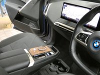 USED 2022 22 BMW IX 40 76.6kWh M Sport SUV 5dr Electric Auto xDrive (326 ps) STUNNING EXAMPLE SKYLOUNGE VISIBILITY COMFORT PACKS SAT NAV LEATHER HEATED SEATS CRUISE PARKING SENSORS BMW SERVICE WARRANTY