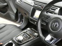 USED 2022 22 MG MG5 61.1kWh Exclusive Long Range Estate 5dr Electric Auto (156 ps) SAT NAV HEATED LEATHER REAR VIEW CAMERA CRUISE CONTROL PARKING SENSORS 1 OWNER SERVICE HISTORY WARRANTY