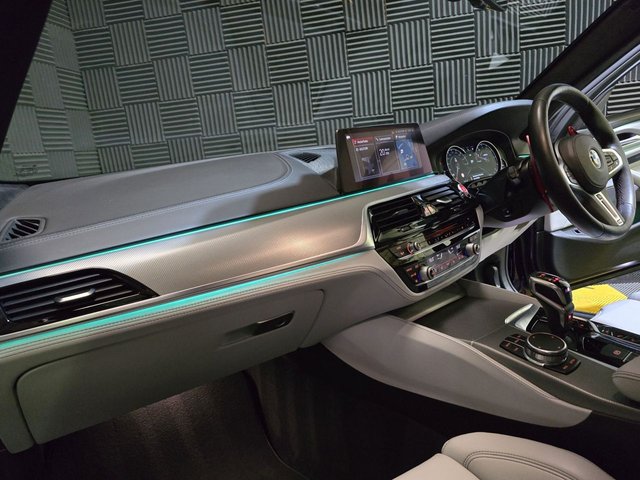 2018 BMW M5 - Photo 11