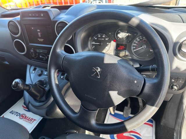 2017 PEUGEOT PARTNER - Photo 12