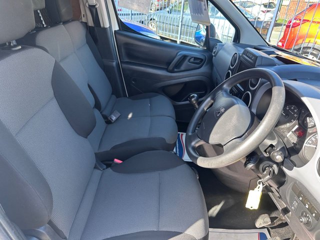 2017 PEUGEOT PARTNER - Photo 10