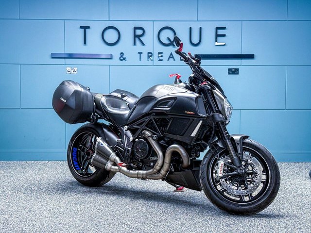 2017 17 Ducati Diavel 1198 Carbon 