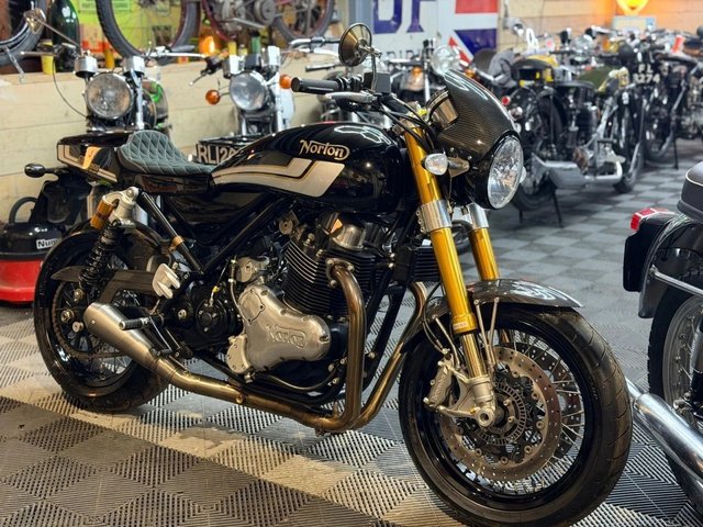 View our NORTON Commando 961