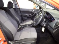 USED 2018 68 HYUNDAI I20 1.2 SE Launch Edition Hatchback 5dr Petrol Manual Euro 6 (s/s) (84 ps) 5 HYUNDAI SERVICES-REAR CAMERA-APPLE CAR PLAY/ANDROID AUTO-DAB-A/C