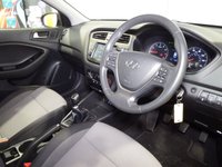 USED 2018 68 HYUNDAI I20 1.2 SE Launch Edition Hatchback 5dr Petrol Manual Euro 6 (s/s) (84 ps) 5 HYUNDAI SERVICES-REAR CAMERA-APPLE CAR PLAY/ANDROID AUTO-DAB-A/C