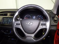 USED 2018 68 HYUNDAI I20 1.2 SE Launch Edition Hatchback 5dr Petrol Manual Euro 6 (s/s) (84 ps) 5 HYUNDAI SERVICES-REAR CAMERA-APPLE CAR PLAY/ANDROID AUTO-DAB-A/C