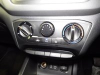 USED 2018 68 HYUNDAI I20 1.2 SE Launch Edition Hatchback 5dr Petrol Manual Euro 6 (s/s) (84 ps) 5 HYUNDAI SERVICES-REAR CAMERA-APPLE CAR PLAY/ANDROID AUTO-DAB-A/C