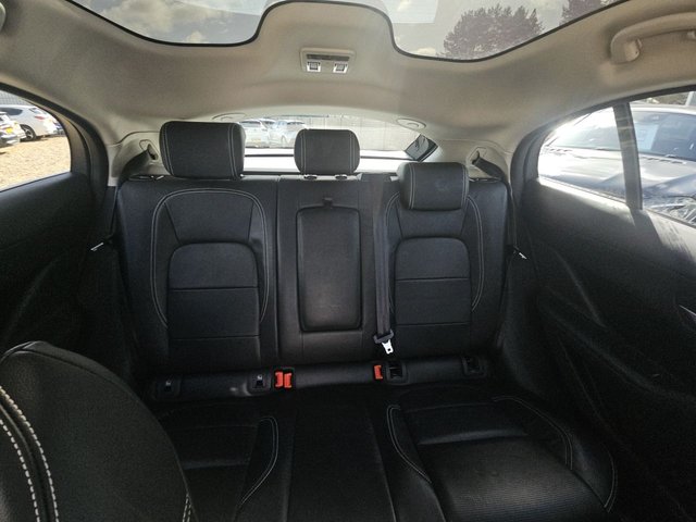 2019 JAGUAR I-PACE - Photo 12