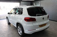 USED 2015 65 VOLKSWAGEN TIGUAN 2.0 TDI BlueMotion Tech R-Line Edition SUV 5dr Diesel DSG 4WD Euro 6 (s/s) (150 ps) PANORAMIC SUNROOF - HEATED LEATHERS