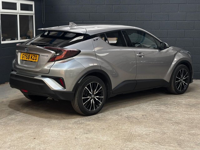 2018 TOYOTA C-HR - Photo 11