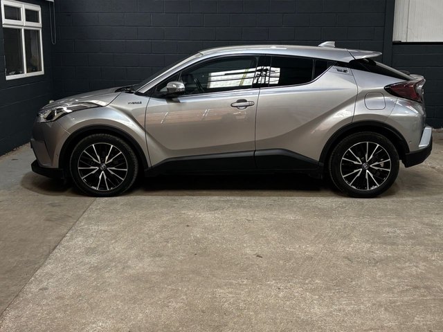 2018 TOYOTA C-HR - Photo 6