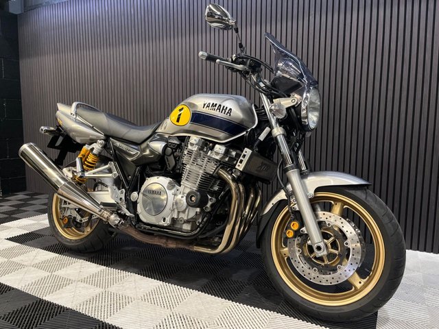 View our YAMAHA XJR1300