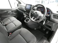 USED 2023 23 RENAULT TRAFIC SL28 2.0 BLUEDCI 130 BHP SWB SPORT NAV EDITION SAT NAV | AIR CON | ALLOYS | SPORT