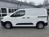 USED 2021 21 CITROEN BERLINGO 1.5 BlueHDi 650 Enterprise M Panel Van 5dr Diesel Manual SWB Euro 6 (s/s) (75 ps) This 2021 Citroen Berlingo is a clear vehicle history example, offering peace of mind alongside its practical features. This 1.5 BlueHDi 650 Enterprise M SWB Euro 6 (s/s) 5dr model, with its 1.5 litre diesel engine, is presented in the Enterprise M trim. It benefits from rear parking sensors with parking assistance, air conditioning, and an 8in colour touchscreen that includes Citroen Connect DAB Radio, Bluetooth handsfree, a USB socket, and an aux in jack. The height adjustable halogen headligh