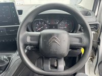 USED 2021 21 CITROEN BERLINGO 1.5 BlueHDi 650 Enterprise M Panel Van 5dr Diesel Manual SWB Euro 6 (s/s) (75 ps) This 2021 Citroen Berlingo is a clear vehicle history example, offering peace of mind alongside its practical features. This 1.5 BlueHDi 650 Enterprise M SWB Euro 6 (s/s) 5dr model, with its 1.5 litre diesel engine, is presented in the Enterprise M trim. It benefits from rear parking sensors with parking assistance, air conditioning, and an 8in colour touchscreen that includes Citroen Connect DAB Radio, Bluetooth handsfree, a USB socket, and an aux in jack. The height adjustable halogen headligh