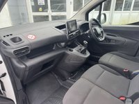 USED 2021 21 CITROEN BERLINGO 1.5 BlueHDi 650 Enterprise M Panel Van 5dr Diesel Manual SWB Euro 6 (s/s) (75 ps) This 2021 Citroen Berlingo is a clear vehicle history example, offering peace of mind alongside its practical features. This 1.5 BlueHDi 650 Enterprise M SWB Euro 6 (s/s) 5dr model, with its 1.5 litre diesel engine, is presented in the Enterprise M trim. It benefits from rear parking sensors with parking assistance, air conditioning, and an 8in colour touchscreen that includes Citroen Connect DAB Radio, Bluetooth handsfree, a USB socket, and an aux in jack. The height adjustable halogen headligh