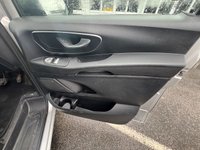 USED 2020 20 MERCEDES-BENZ VITO 2.1 116 CDI Premium Panel Van 5dr Diesel Manual RWD L2 Euro 6 (s/s) (163 ps) This 2020 Mercedes Benz Vito 116 CDI Premium RWD L2 Euro 6 (s/s) 5dr boasts a clear vehicle history and has had only one owner from new.  This well maintained example features a 2.1 litre diesel engine producing 161 bhp, paired with a Premium trim level.  For your convenience, it comes equipped with a reversing camera, Audio 15 with Bluetooth connectivity, and TEMPMATIC air conditioning.  Navigating tight spaces is made easier with Active Parking Assist, which includes front and rear sensors.