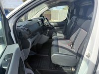 USED 2021 21 VAUXHALL VIVARO 1.5 Turbo D 2900 Dynamic Panel Van 6dr Diesel Manual L2 H1 Euro 6 (s/s) (100 ps) This 2021 Vauxhall Vivaro is presented with a clear vehicle history, offering peace of mind for its next owner. This Turbo D 2900 Dynamic L2 H1 Euro 6 (s/s) 6dr model is equipped with a 1.5 litre diesel engine and meets Euro 6 emission standards. Inside, you'll find a multimedia system that supports Android Auto and Apple CarPlay, alongside Bluetooth connectivity for seamless device integration. For added convenience and safety, it features rear parking distance sensors and a visibility pack.