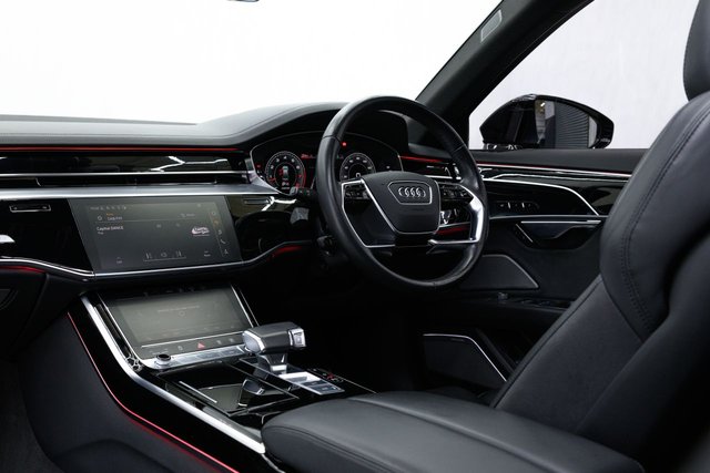 2022 AUDI A8 - Photo 3