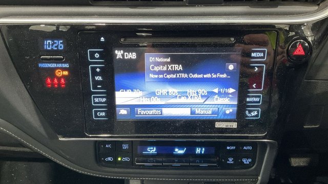 2018 TOYOTA AURIS - Photo 9