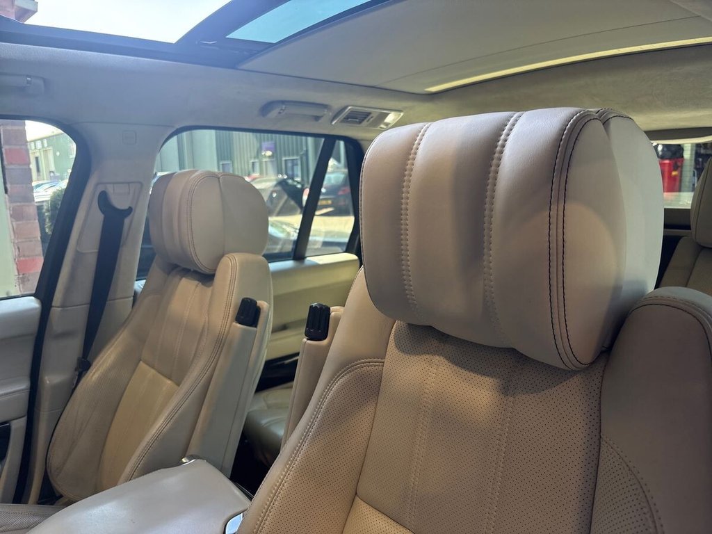 USED 2015 65 LAND ROVER RANGE ROVER 4.4 SD V8 Autobiography SUV 5dr Diesel Auto 4WD Euro 5 (339 ps) REAR ENTERTAINMENT|GLASS ROOF
