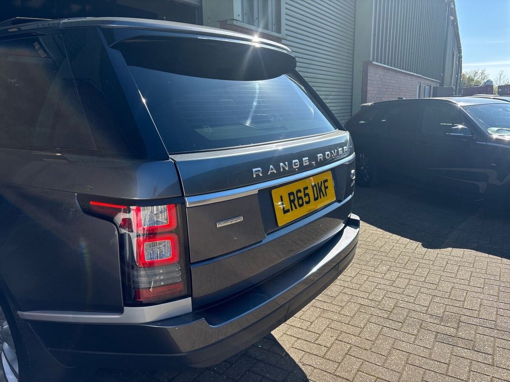 USED 2015 65 LAND ROVER RANGE ROVER 4.4 SD V8 Autobiography SUV 5dr Diesel Auto 4WD Euro 5 (339 ps) REAR ENTERTAINMENT|GLASS ROOF