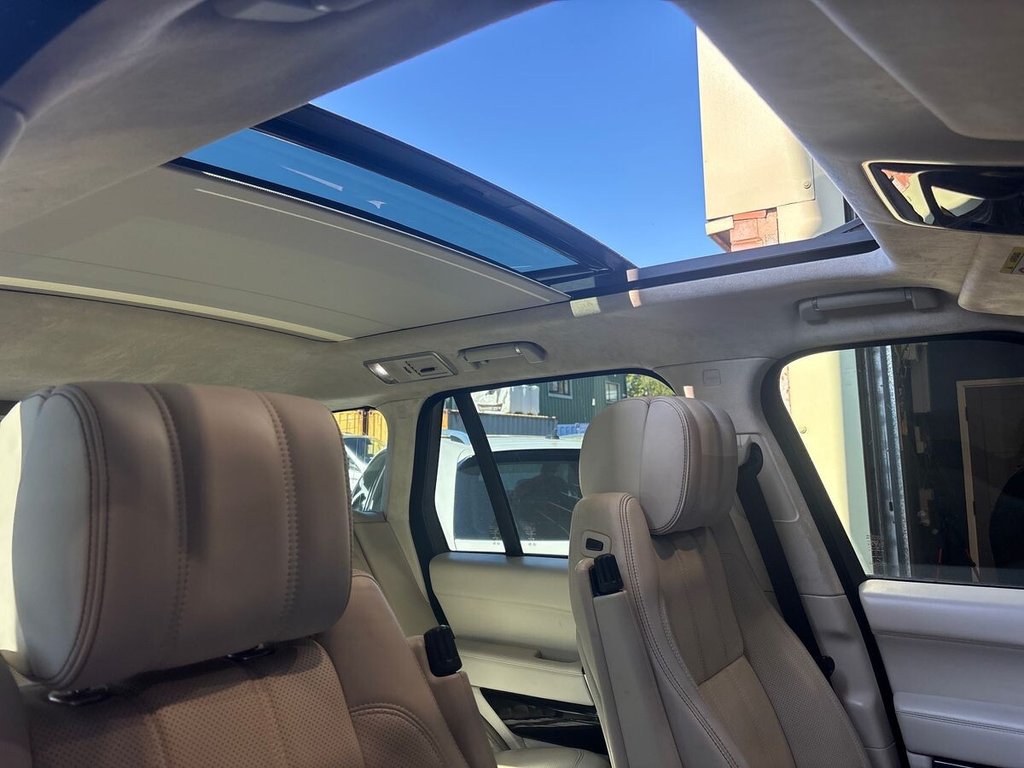 USED 2015 65 LAND ROVER RANGE ROVER 4.4 SD V8 Autobiography SUV 5dr Diesel Auto 4WD Euro 5 (339 ps) REAR ENTERTAINMENT|GLASS ROOF