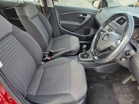 USED 2014 64 VOLKSWAGEN POLO 1.2 TSI BlueMotion Tech SE Hatchback 5dr Petrol Manual Euro 6 (s/s) (90 ps) &pound;20 TAX -- FULL SERVICE HISTORY -- FULL MOT -- SAT NAV -- PARKING SENSORS