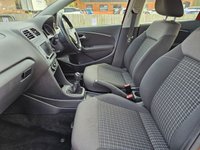 USED 2014 64 VOLKSWAGEN POLO 1.2 TSI BlueMotion Tech SE Hatchback 5dr Petrol Manual Euro 6 (s/s) (90 ps) &pound;20 TAX -- FULL SERVICE HISTORY -- FULL MOT -- SAT NAV -- PARKING SENSORS
