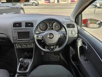USED 2014 64 VOLKSWAGEN POLO 1.2 TSI BlueMotion Tech SE Hatchback 5dr Petrol Manual Euro 6 (s/s) (90 ps) &pound;20 TAX -- FULL SERVICE HISTORY -- FULL MOT -- SAT NAV -- PARKING SENSORS