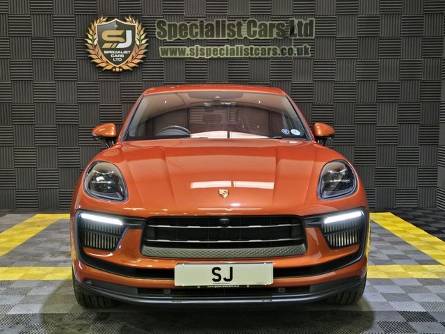 2023 PORSCHE MACAN - Photo 2