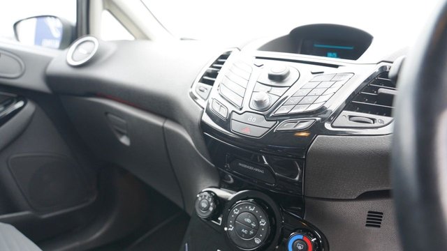 2013 FORD FIESTA 1.0 Zetec Hatchback 3dr Petrol Manual Euro 5 (s/s) (80 ps) - Photo 7