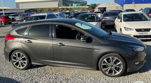 2017 FORD FOCUS - Photo 3