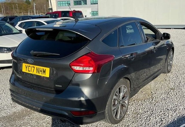 2017 FORD FOCUS - Photo 4