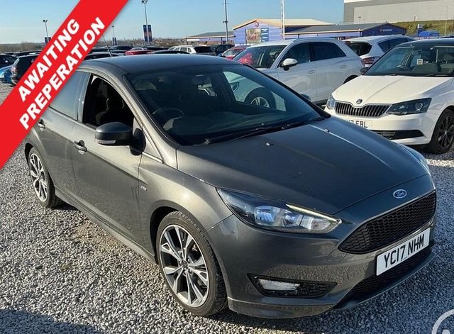 2017 FORD FOCUS - Photo 2