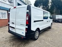 USED 2021 21 RENAULT TRAFIC CREW CAB KOMBI VAN 6 SEATER LWB 120bhp 6 SPEED EURO 6, 17,000 MILES 6 MNTH WARRANTY, FULL MOT, JUST SERVICED