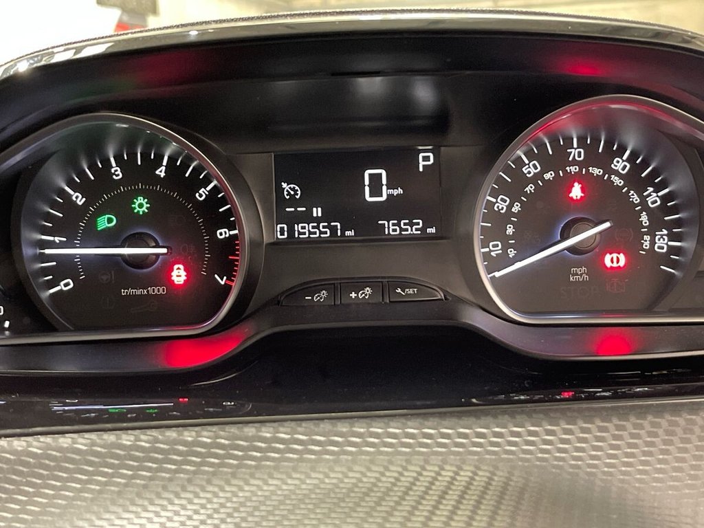 USED 2017 67 PEUGEOT 208 1.2 PureTech Allure Hatchback 5dr Petrol EAT Euro 6 (s/s) (110 ps) GREAT SERVICE HISTORY BUY CONFIDENT