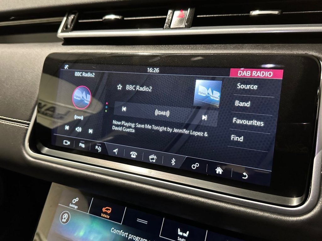 USED 2019 69 LAND ROVER RANGE ROVER VELAR 2.0 D180 R-Dynamic HSE SUV 5dr Diesel Auto 4WD Euro 6 (s/s) (180 ps) 