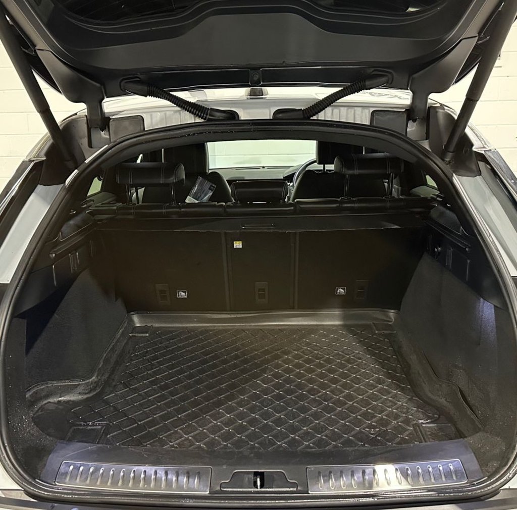 USED 2019 69 LAND ROVER RANGE ROVER VELAR 2.0 D180 R-Dynamic HSE SUV 5dr Diesel Auto 4WD Euro 6 (s/s) (180 ps) 