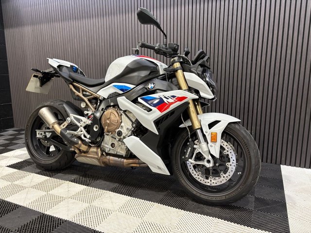 View our BMW S 1000 R