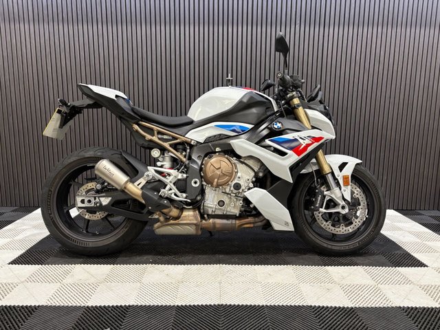 View our BMW S 1000 R