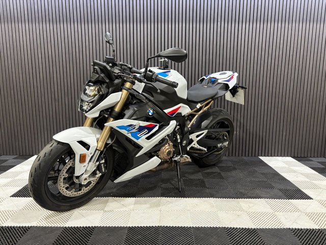 View our BMW S 1000 R