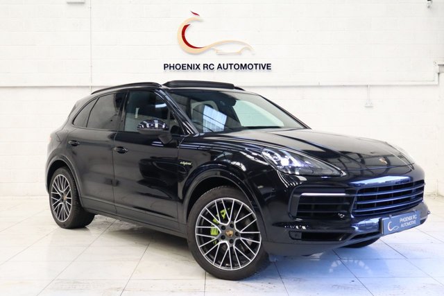 2020 PORSCHE CAYENNE