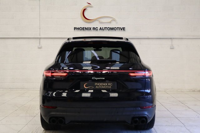 2020 PORSCHE CAYENNE - Photo 6