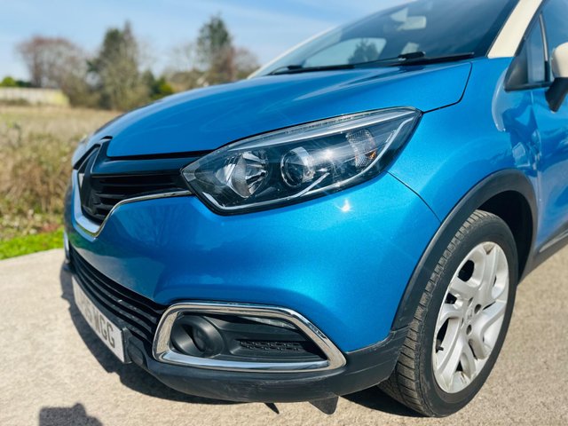 View our RENAULT CAPTUR